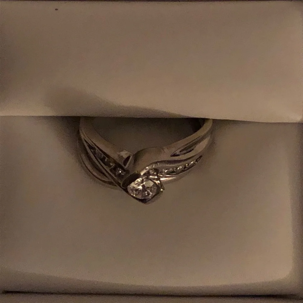 Diamond ring - Picture 16 of 16